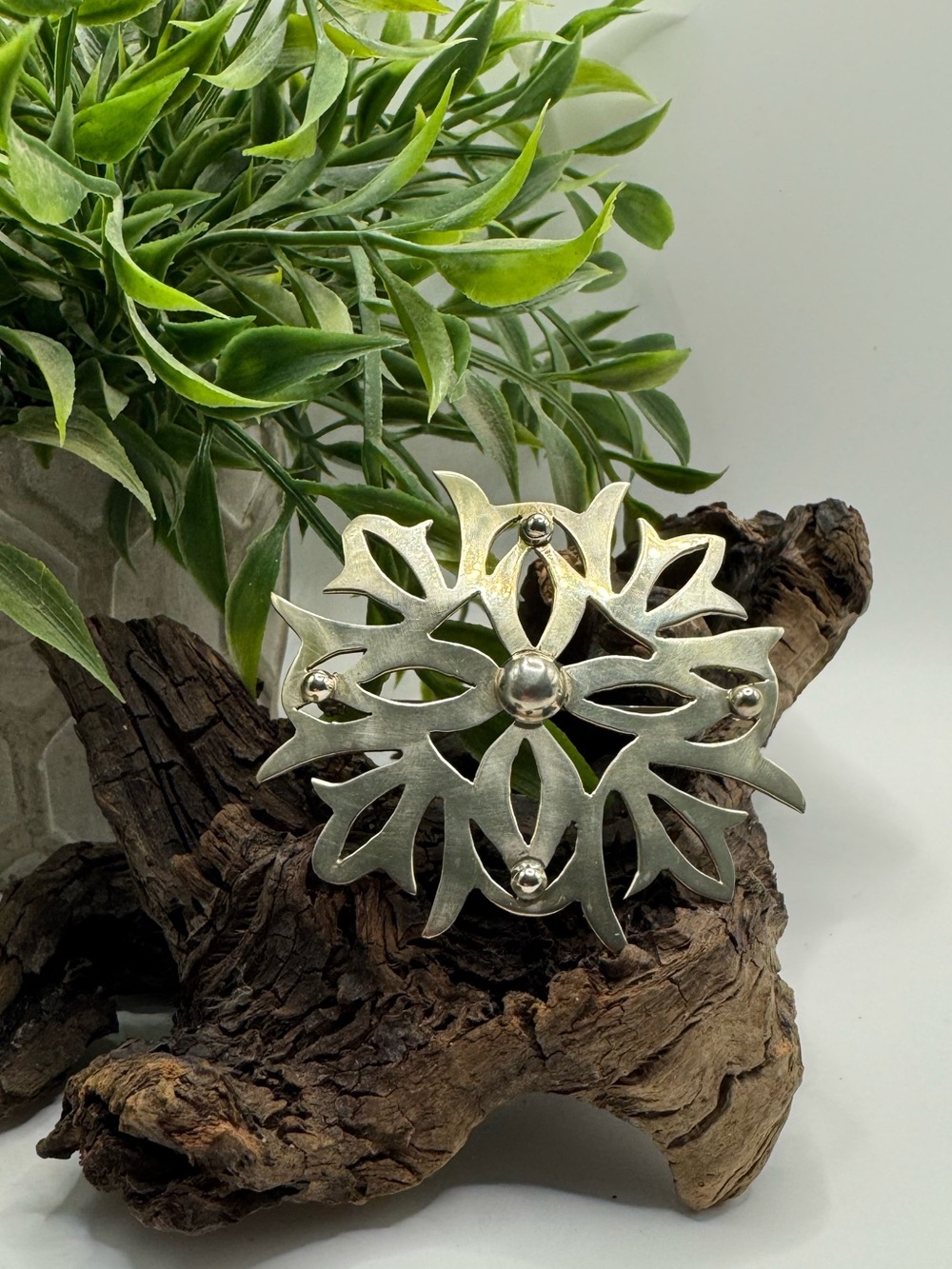 Alpaca Mexico vintage silver tone brooch, EUC. 2 1/2”